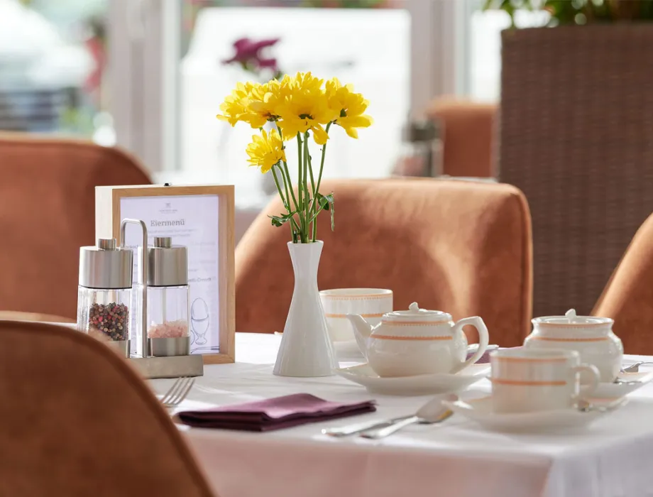 Set table at Restaurant Ruiani perfect for an afternoon coffee and cake at the Grand Hotel Binz.