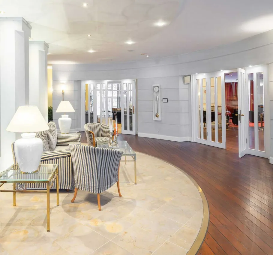Eingangsbereich des Wellnessbereiches im Grand Hotel Binz - perfekt für einen Wellnessurlaub auf Rügen.