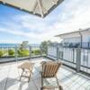 Die große Terrasse mit Blick auf die Ostsee im Hotel in Binz