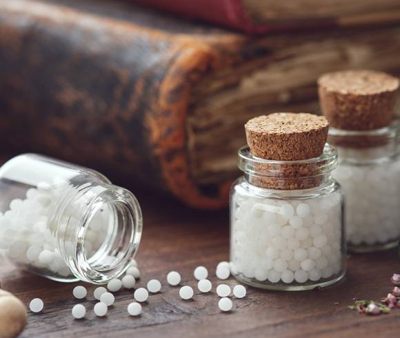 Homöopathische Folgebehandlung mit individueller Mittelverordnung zur Unterstützung bei akuten und chronischen Erkrankungen.
