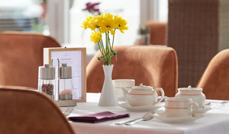 Set table at Restaurant Ruiani perfect for an afternoon coffee and cake at the Grand Hotel Binz.