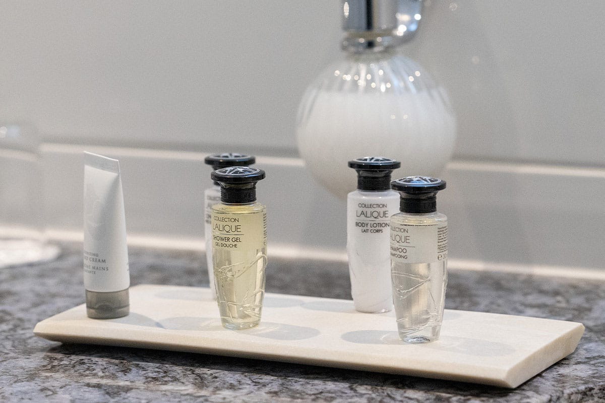 High-quality toiletries in the bathroom of Grand Hotel Binz for exceptional comfort.
